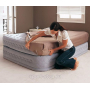 Двуспальная надувная кровать Intex Supreme Air-Flow Bed Queen 66962 со встроенным насосом
