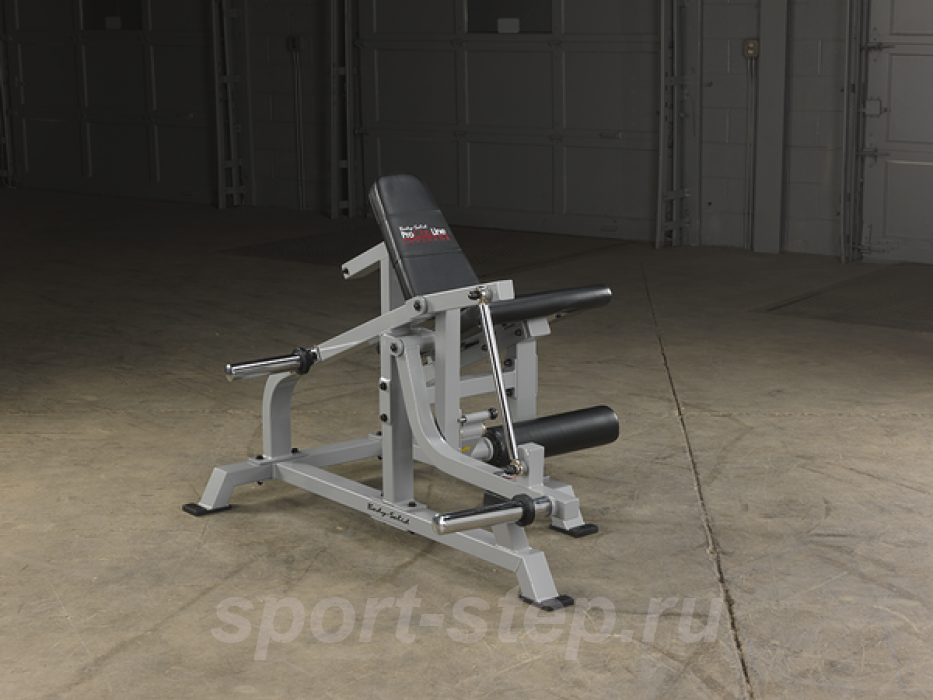 Разгибание ног сидя Body-Solid LVLE на свободном весе