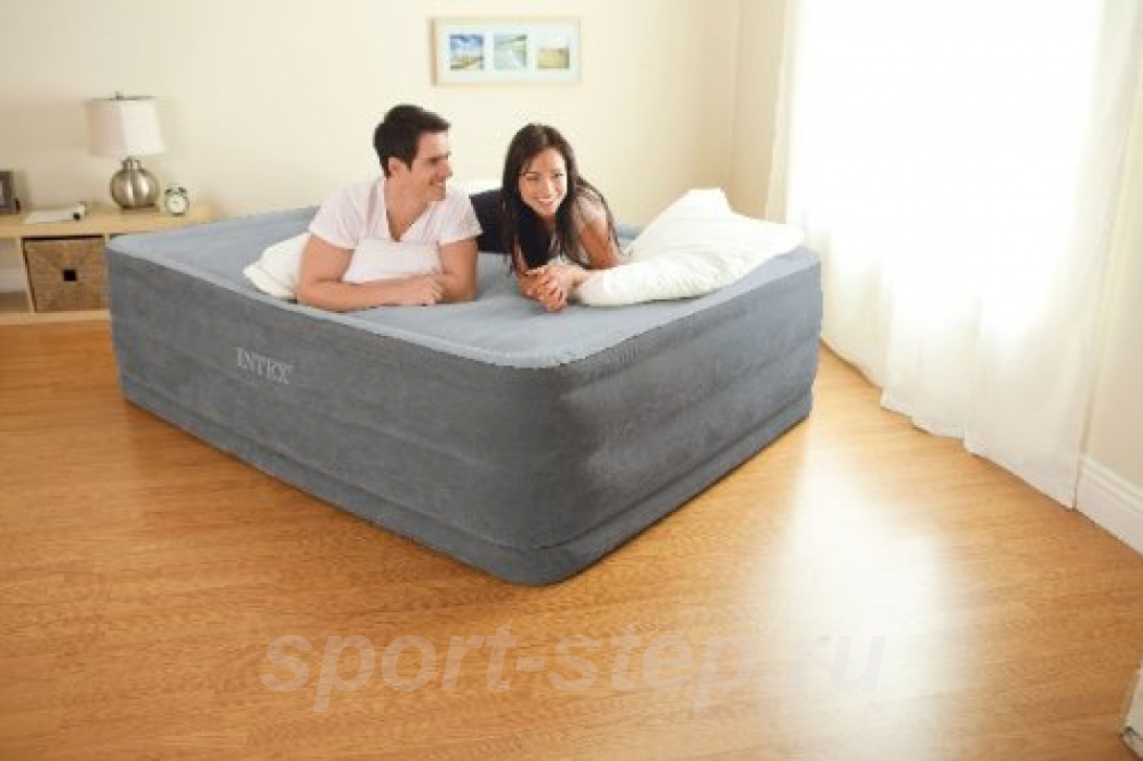 Двуспальная надувная кровать Comfort-Plush High Rise Airbed Intex 64418 с встроенным насосом 