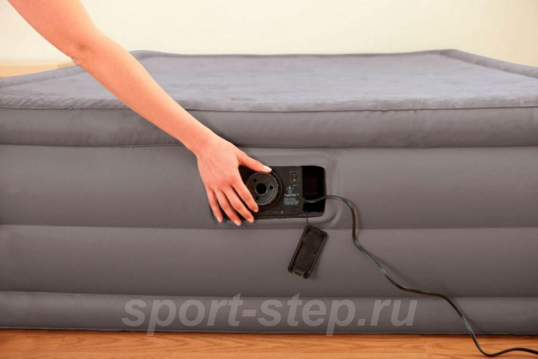 Надувная кровать Intex 67954 Foam Top Bed с встроенным насосом