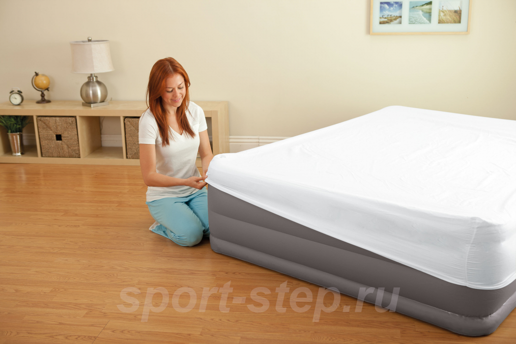 Надувная кровать Intex 67954 Foam Top Bed с встроенным насосом
